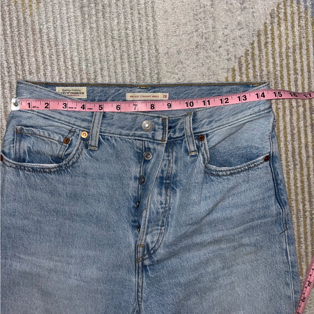 Levi’s Ribcage Straight Ankle Jeans Size 28 light wash - Picture 7 of 7